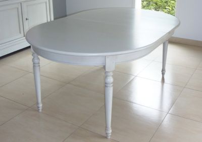 Table ovale laqué